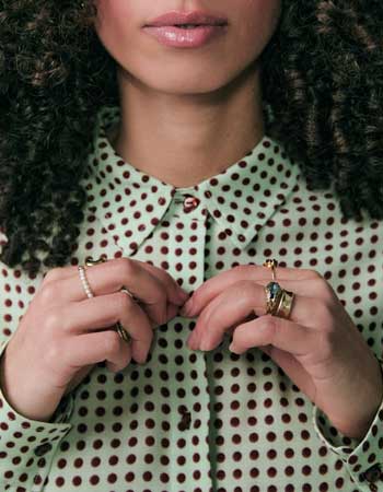 Zilch blouse Amelie in green mahogany duodots print. Luchtige rayon chiffon, lic