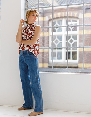 Top Ann Mouwloos Strik Pecan Abstract