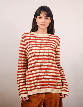 De truien en cardigans van Pretty Vacant zijn duurzaam geproduceerd en combinere