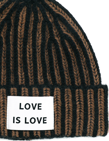 Beanie Love Is Love Brown detail