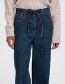 Tijdloos, vrouwelijk en verantwoord. Deze B.Young jeans met wijde pijp is een du