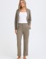 duurzame pantalon gecombineerd met blazer
