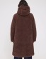 Warme en duurzame statementjas van Mazine in chestnut. Faux fur, vegan en GRS-ge
